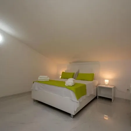 In With Sea View, Balcony, Air Conditioning, Wi-fi Διαμέρισμα