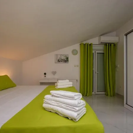 In With Sea View, Balcony, Air Conditioning, Wi-fi * Τρογκίρ