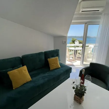 In With Sea View, Balcony, Air Conditioning, Wi-fi Διαμέρισμα
