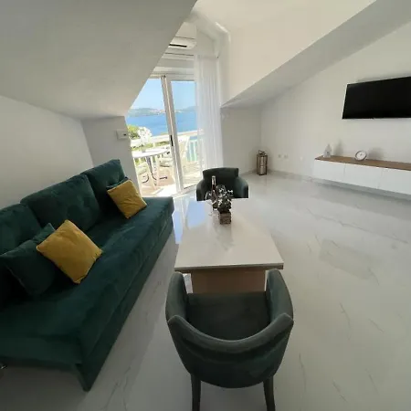Διαμέρισμα In With Sea View, Balcony, Air Conditioning, Wi-fi Τρογκίρ