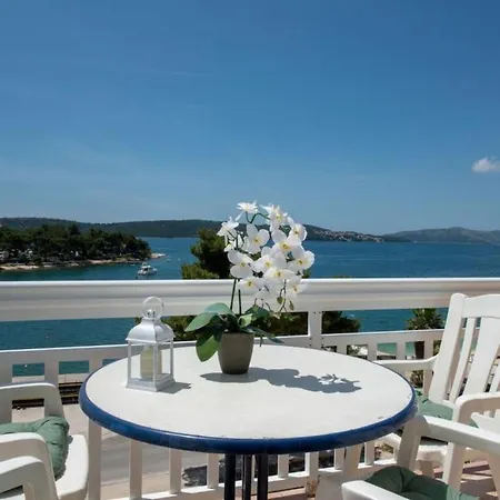 Apartment In With Sea View, Balcony, Air Conditioning, Wi-fi *